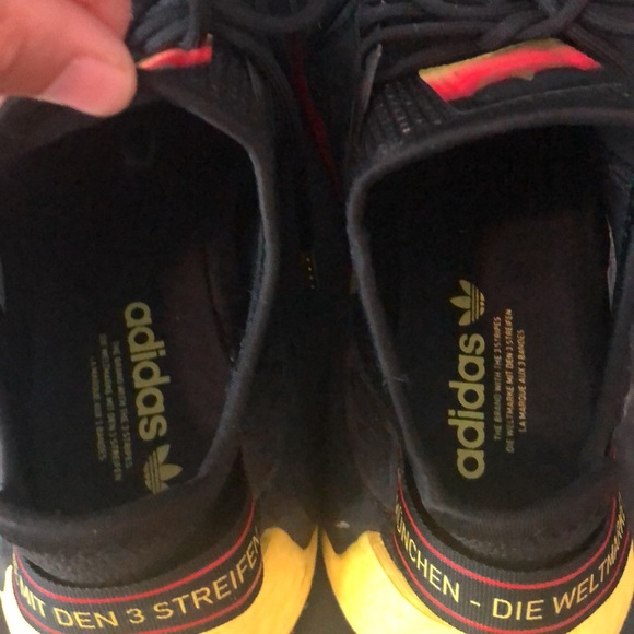 Adidas shoes - Picture 5 of 7